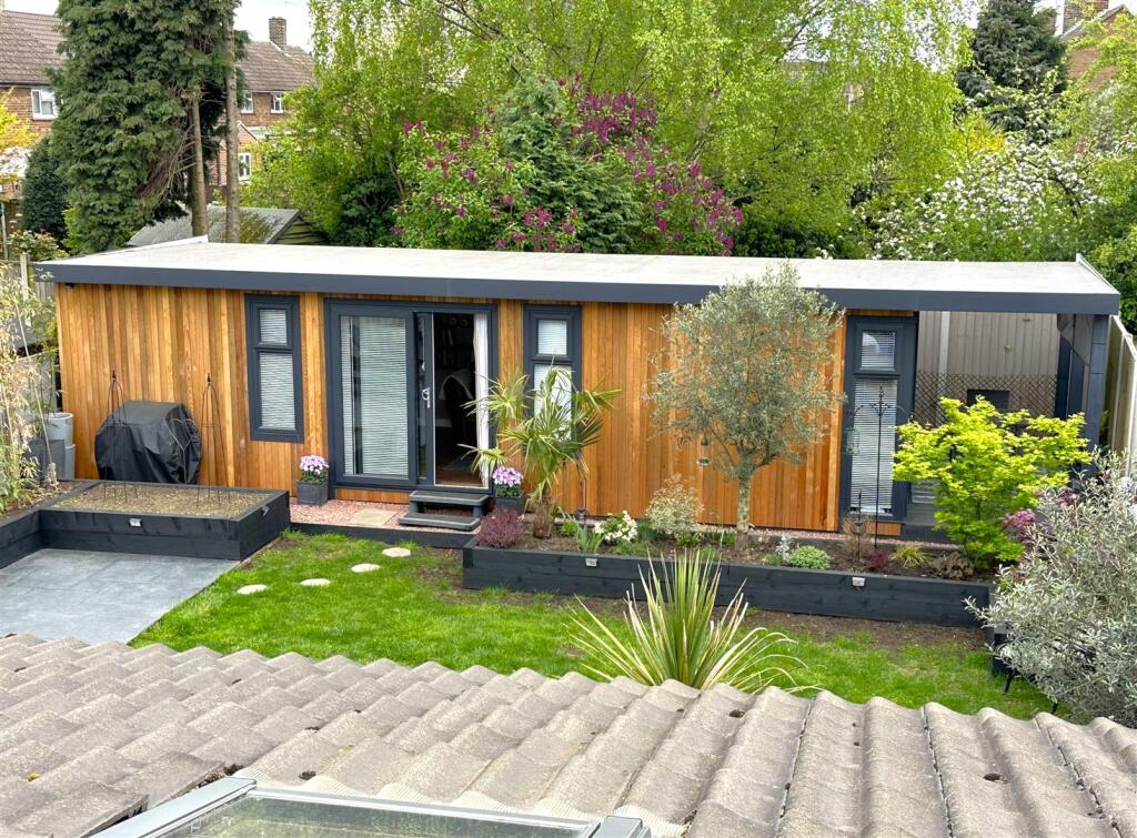Detached Annexe 215