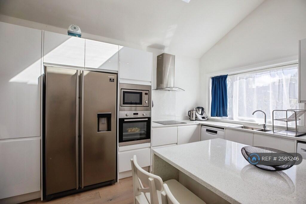 High-Ceiling Bright Kitchen