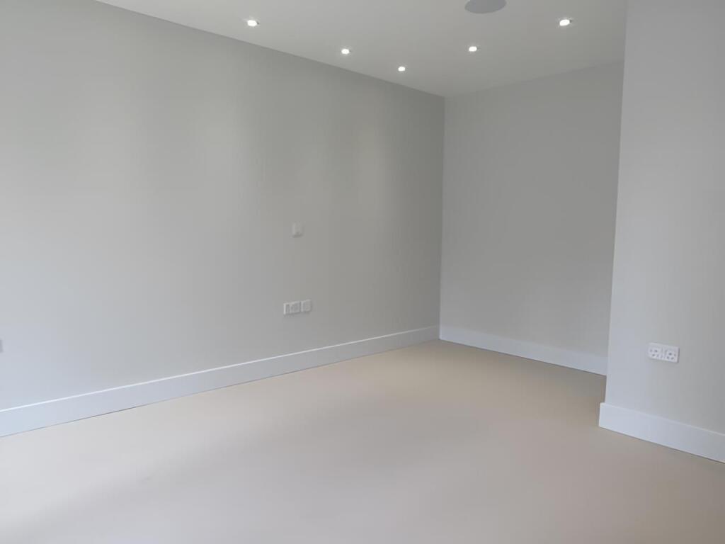 Bedroom..jpg
