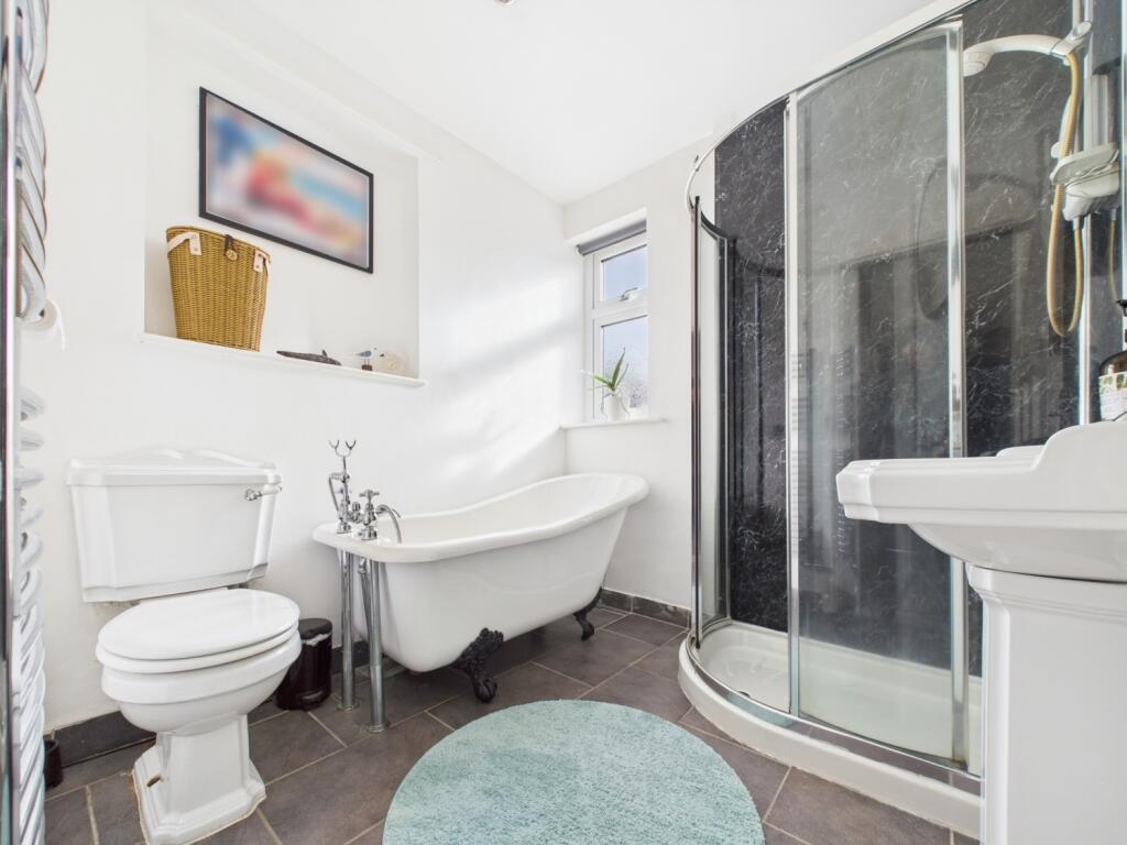 CAM02195G0-PR0067-STILL019