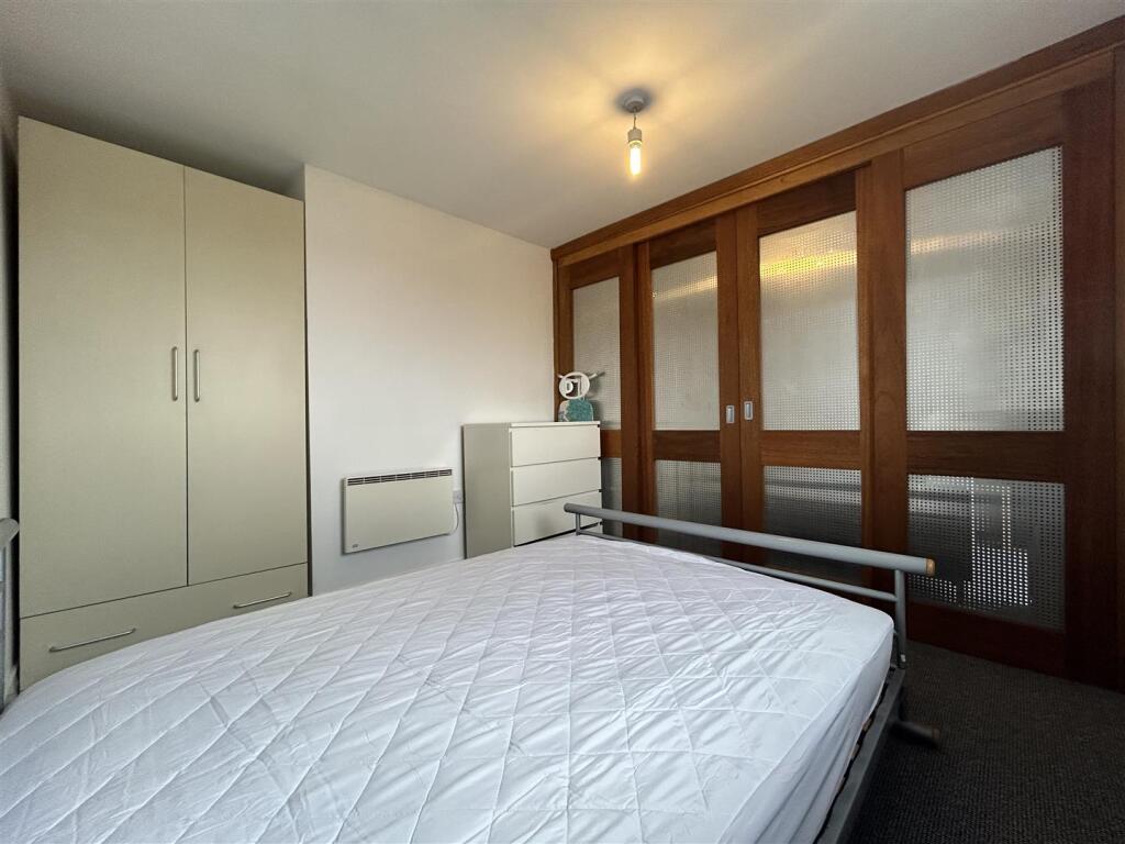 Bedroom (2).jpeg