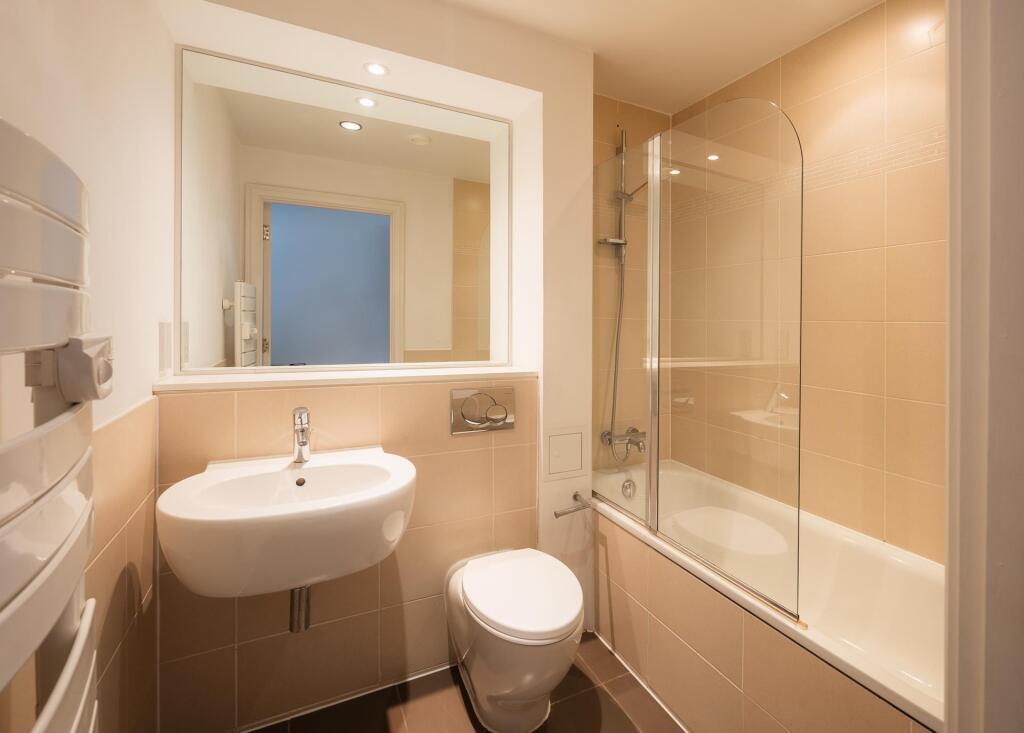 Bathroom ()
