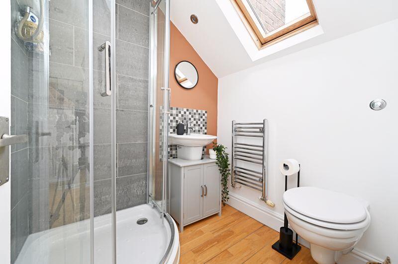 Attic En-Suite