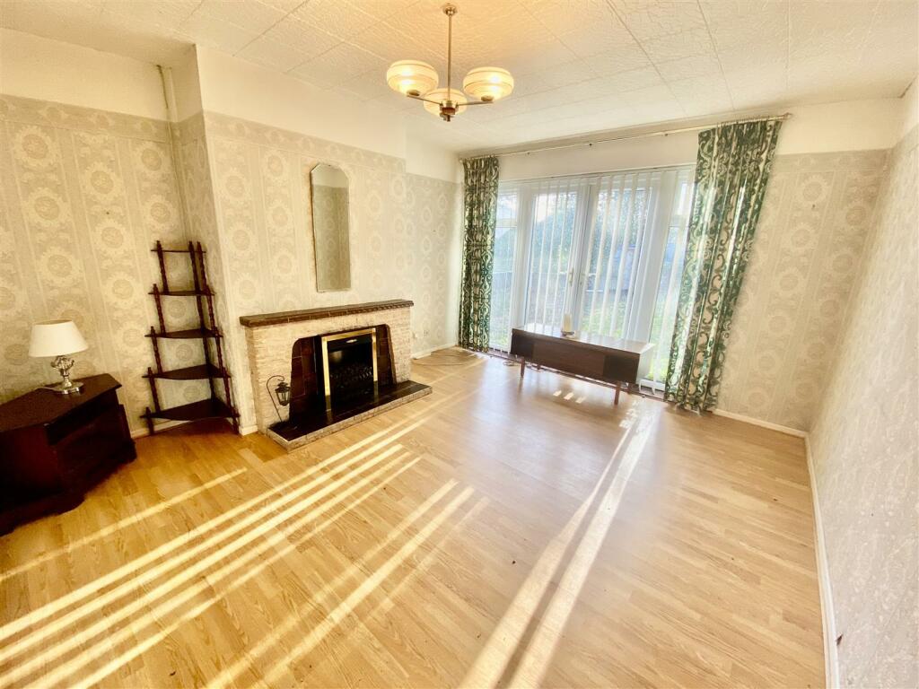 DINING ROOM/SITTING ROOM