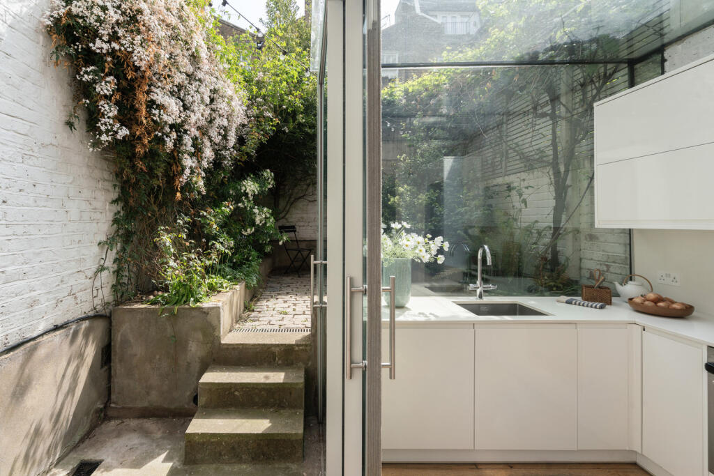 282603 - ST-CHARLES-SQUARE-W12-015.jpg