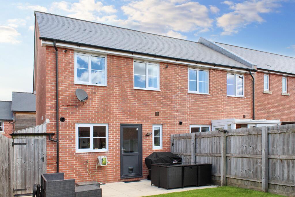 8 Hayridge Mews
