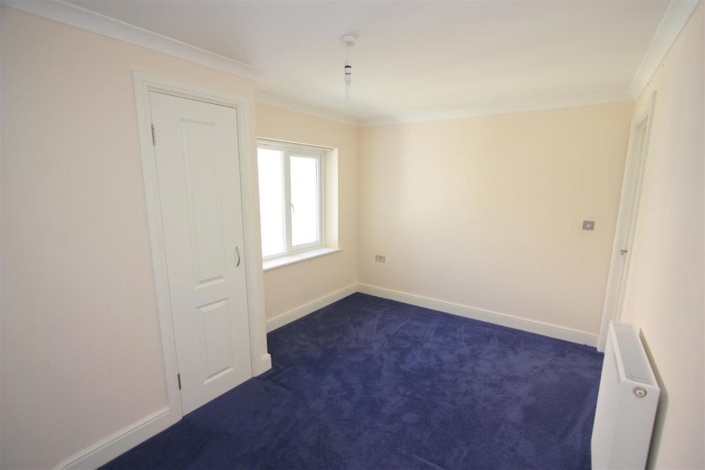 12 Longshore Apartments Bedroom 2