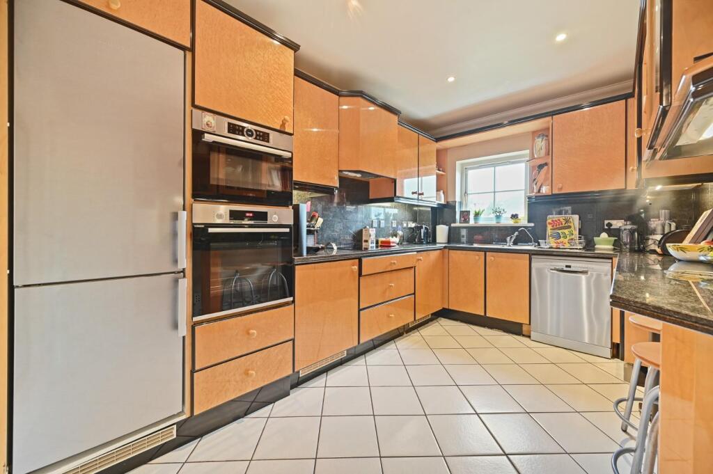 RCTEC- 14 parklands- dining area 3 (1).jpg