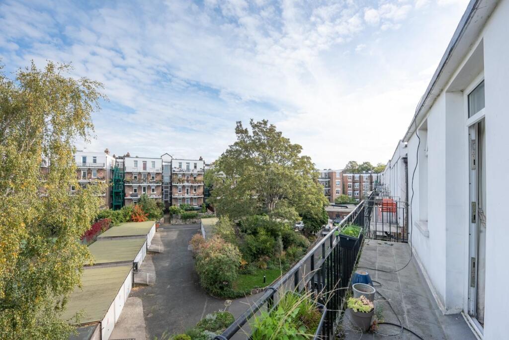 Balcony - Gardens View