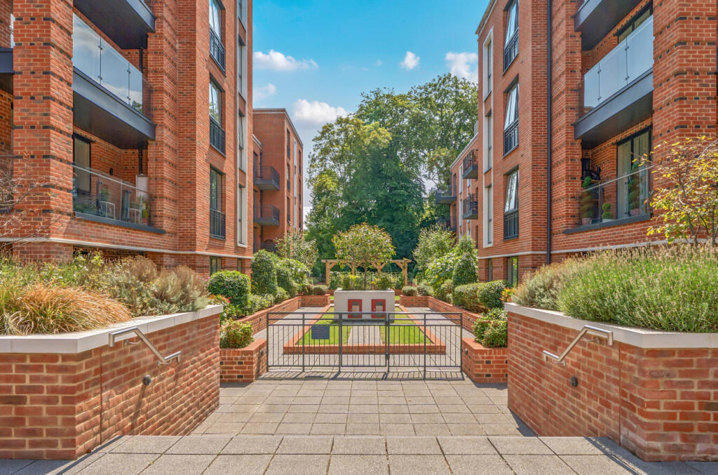 1334379-7-6893516...