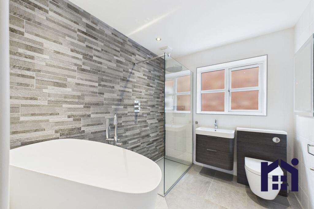 Jack &amp; Gill Bathroom