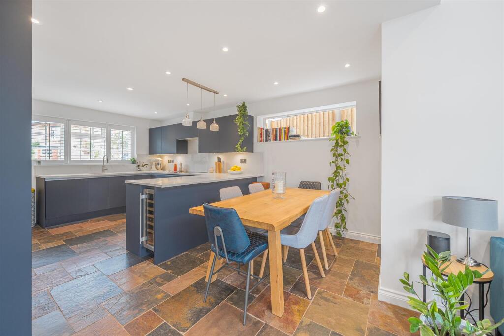 6 New Road, Greens Norton (11).jpg