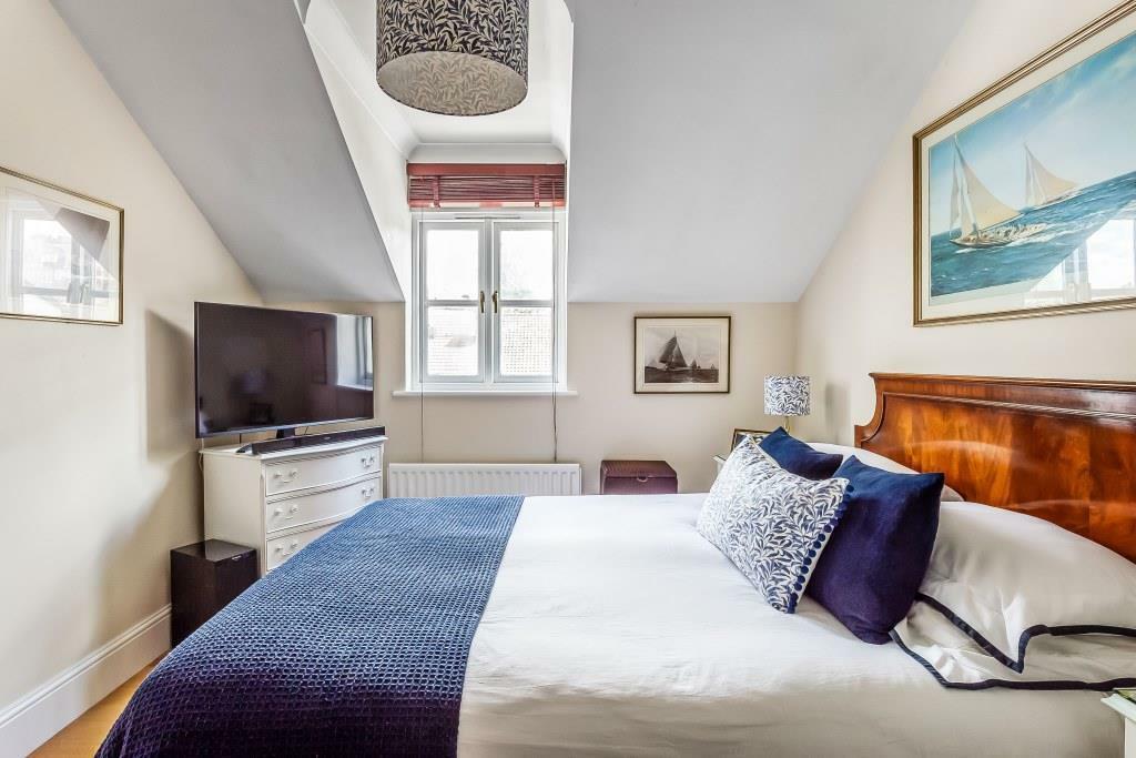 Master bedroom lifestyle.jpg