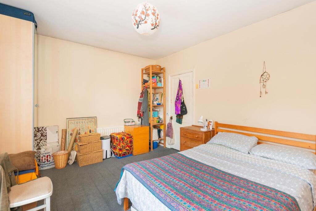 2B2REN - Bedroom B.jpg