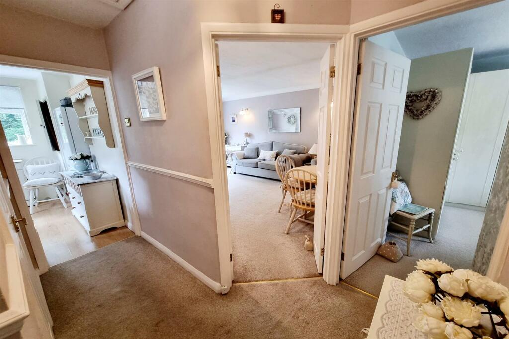 ENTRANCE HALL: PIC. 2