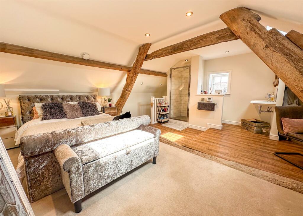 TOP FLOOR MASTER BEDROOM
