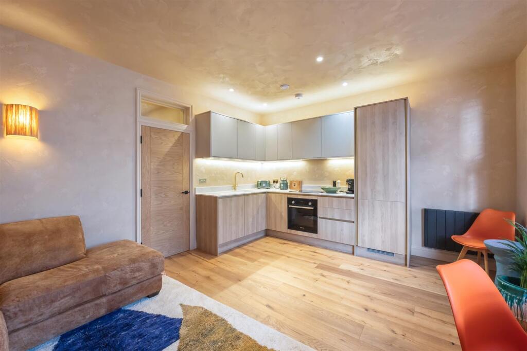 First Floor Flat-010.jpg