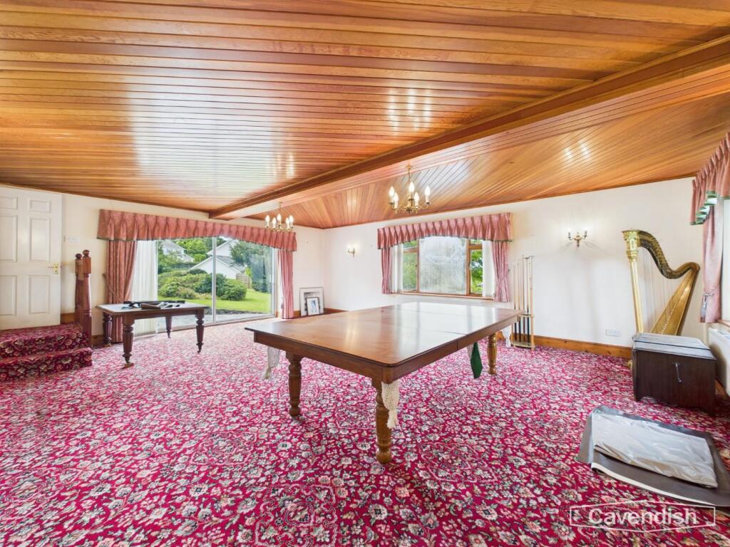 GAMES ROOM/FAMILY ROOM