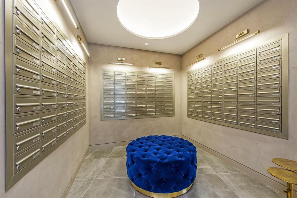 Concierge (2).jpg