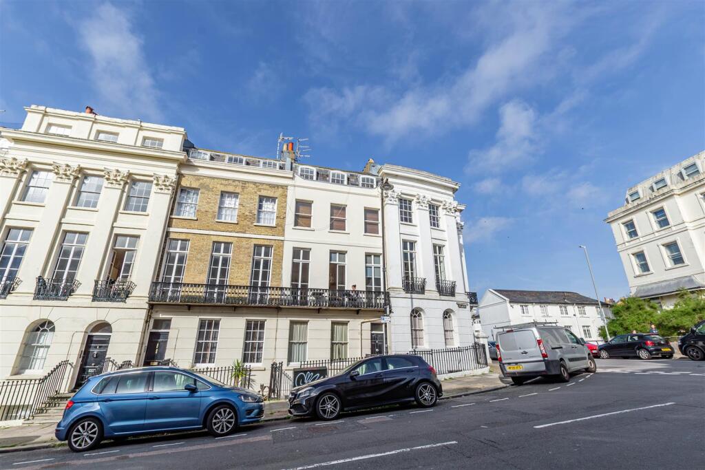 Portland Place 20 F6 External 2.jpg