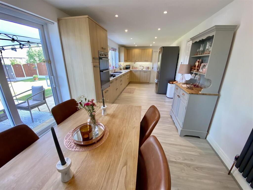 Bramleys Estate Agents - Oakfield Drive - Mirfield