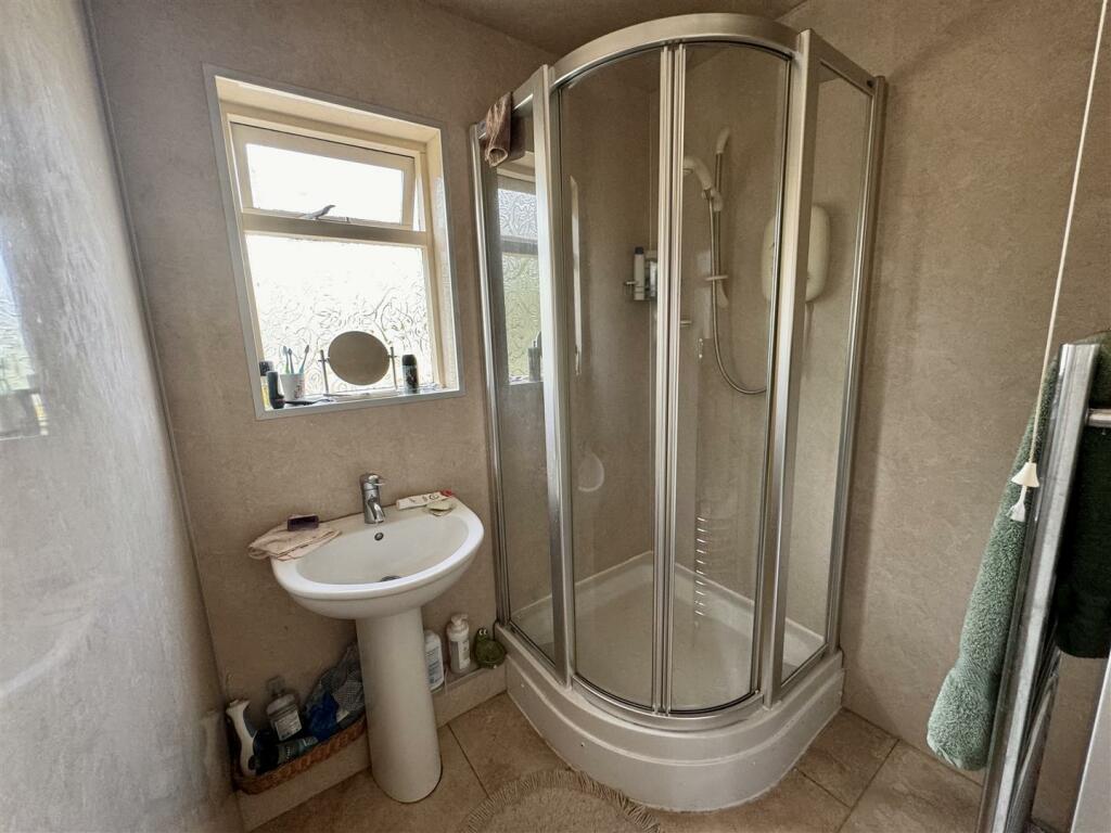 Shower Room En Suite