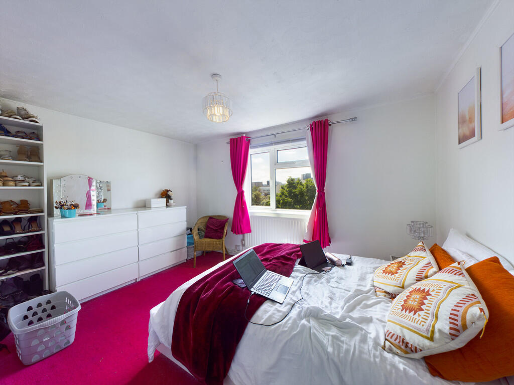 CAM00195P1-PR0136...