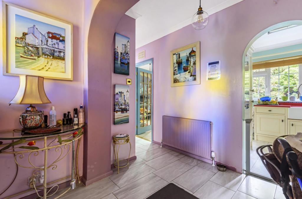 Entrance hall.jpg