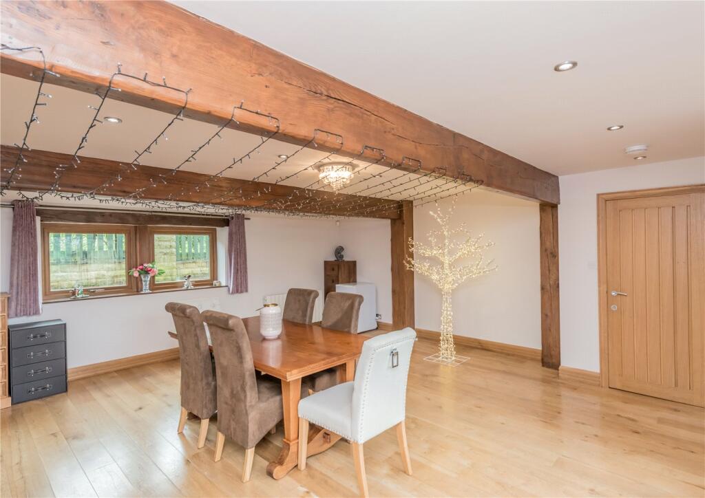 Cinema/Dining Room