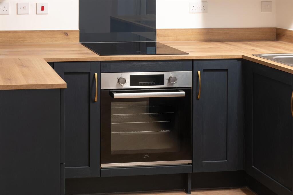 007 Newett_ParsonsGreen__Plot22_Kitchen.jpg