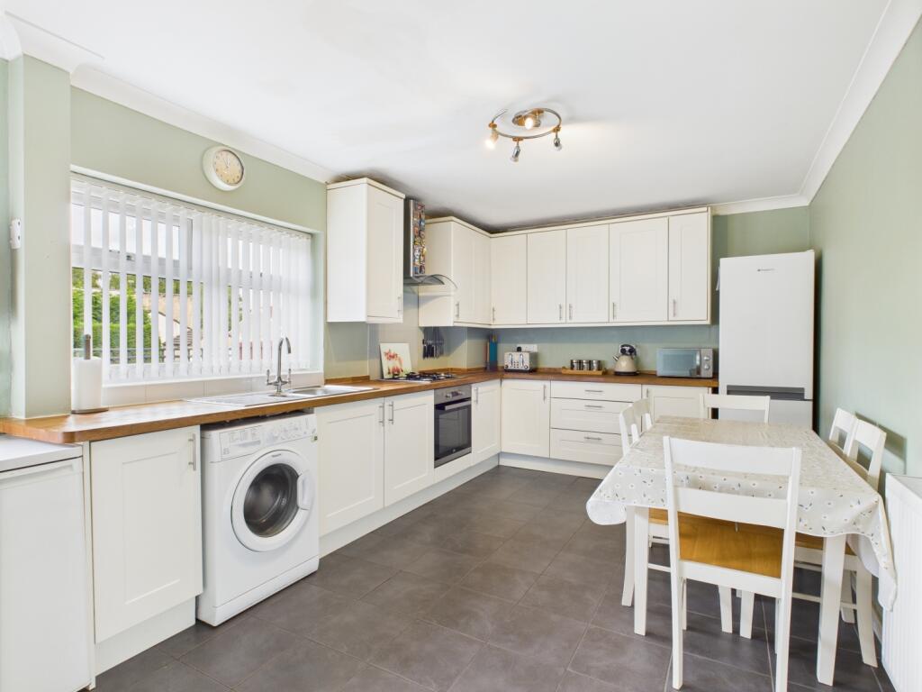 CAM03729G0-PR0077-STILL007