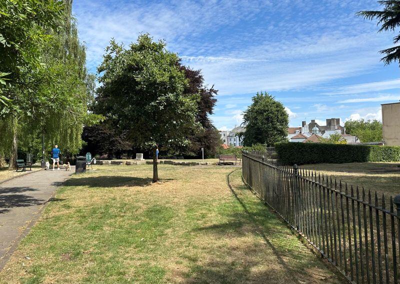 Birdcage walk (next door)