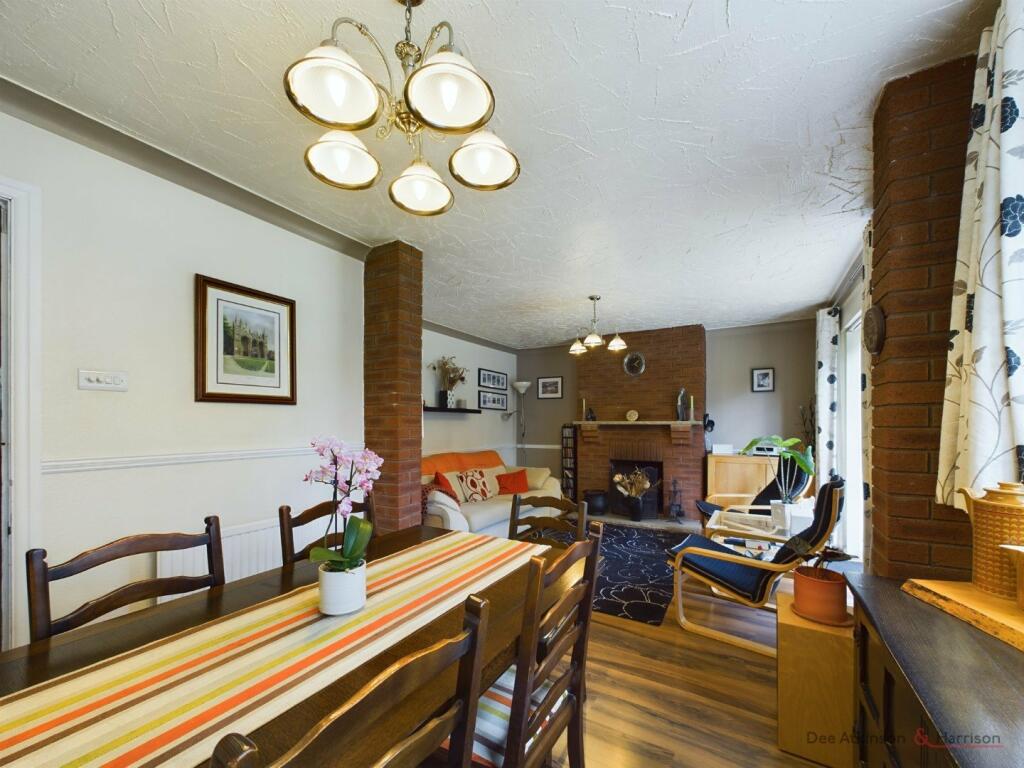 Dining Room/Snug