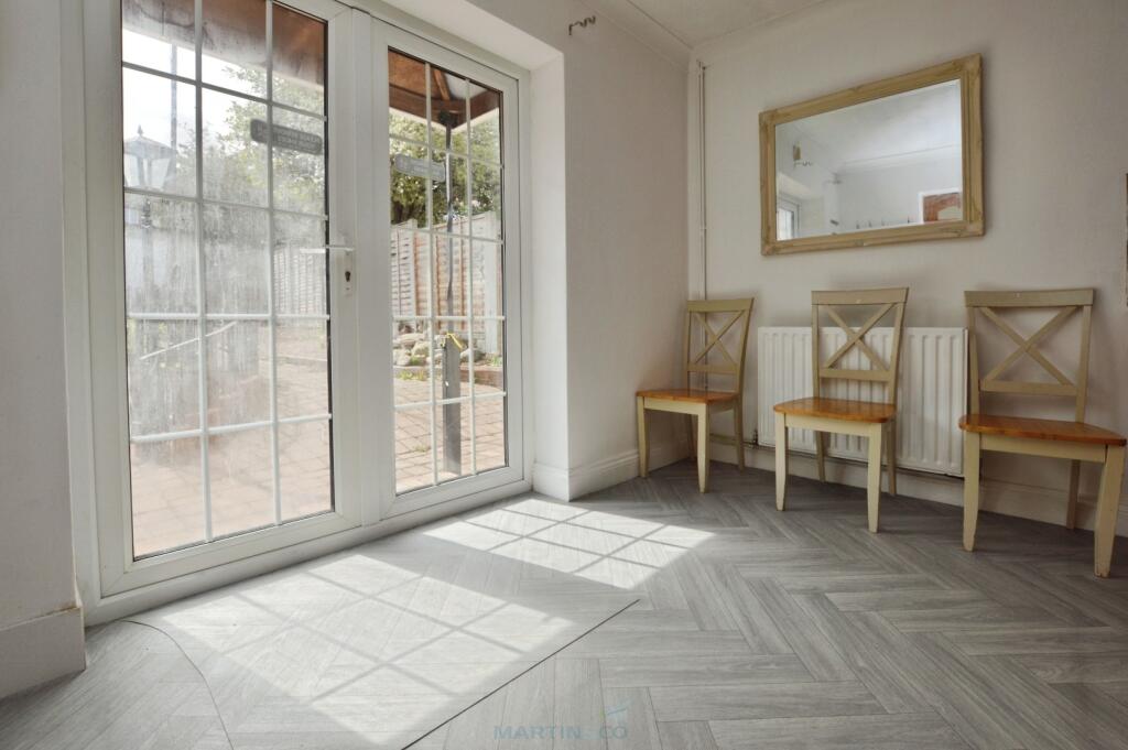 pbox-living_room-328429.JPG