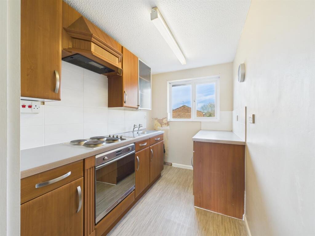 7 - One-Bedroom Flat Plus Parking In Speedwell.jpg