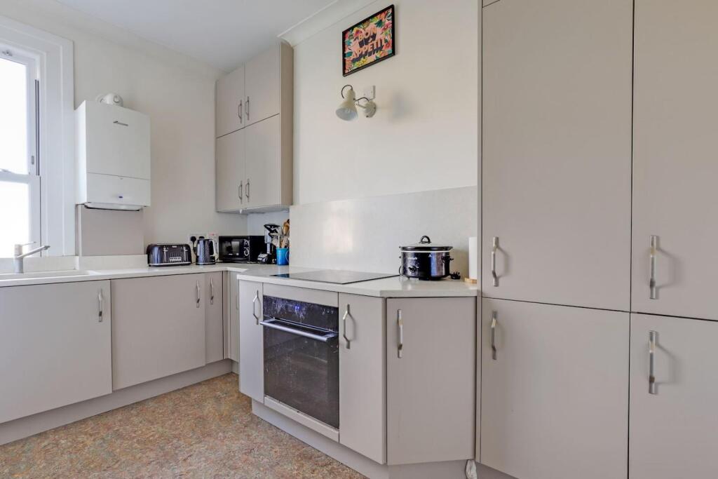 02-e7a1JHPropWorld - 30c Panmure Road - 4-medium.j