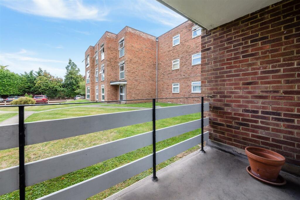 HOLLY COURT, 18- (12).jpg