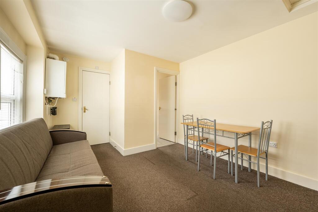 Green Street E7