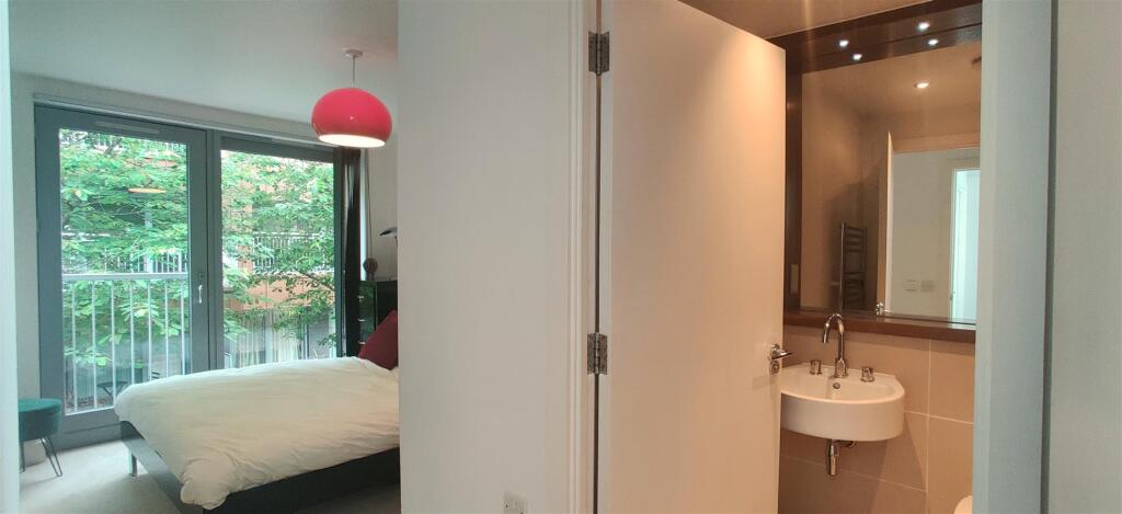 Bed 1_Ensuite.jpeg