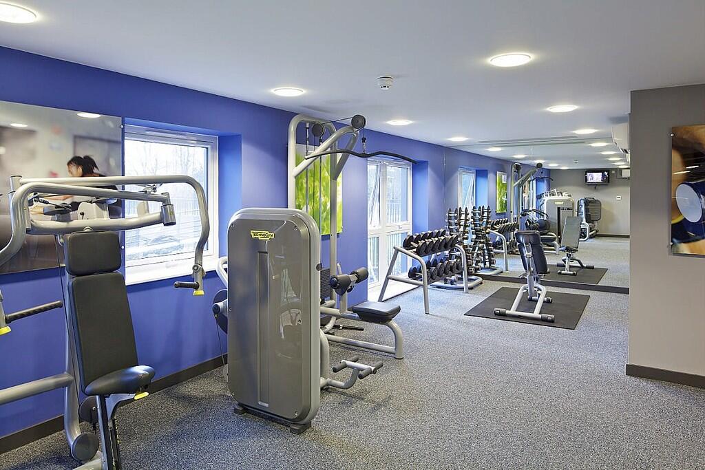 HENRY COURT GYM
