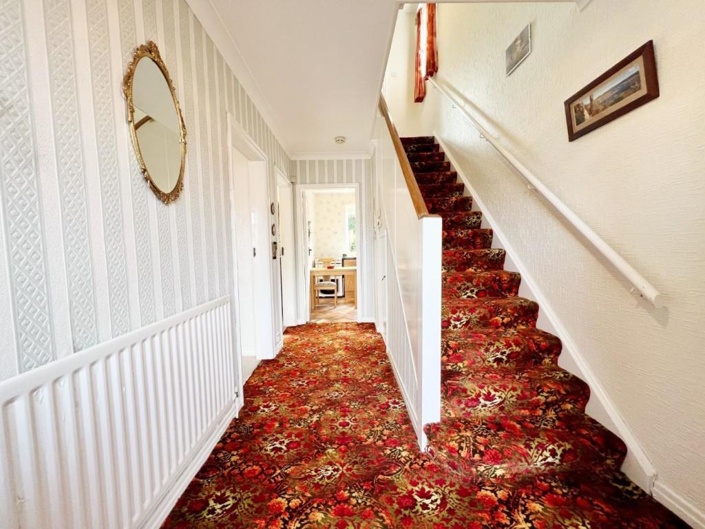 Entrance Hallway.jpg