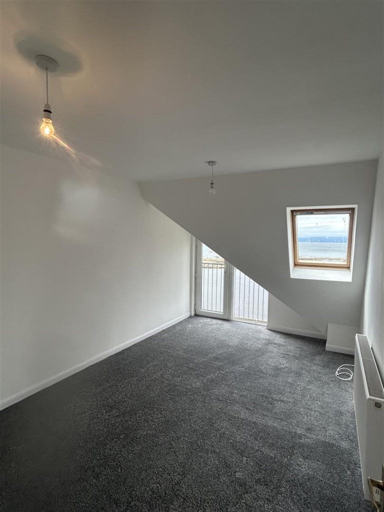 16H Winton Circus Livingroom.png