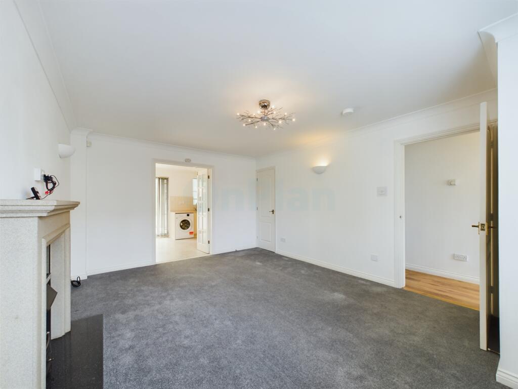 CAM04024G0-PR0007-STILL016