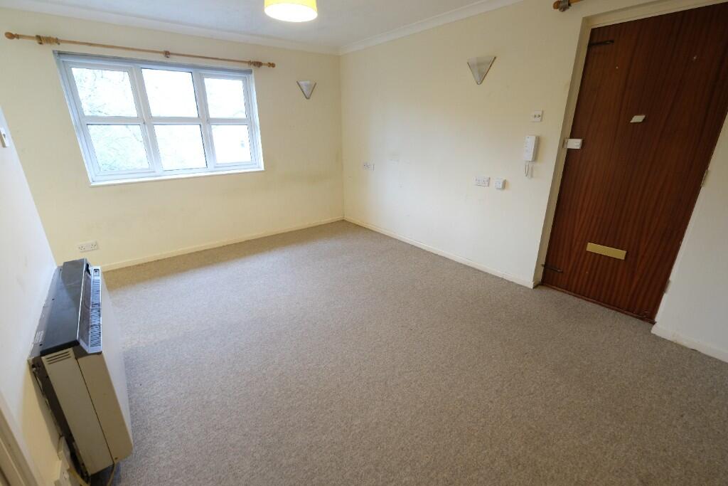 STUDIO ROOM