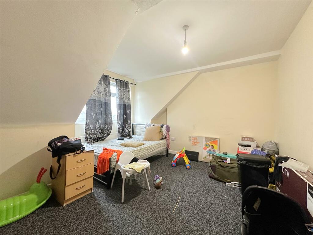 First floor flat bedroom 1