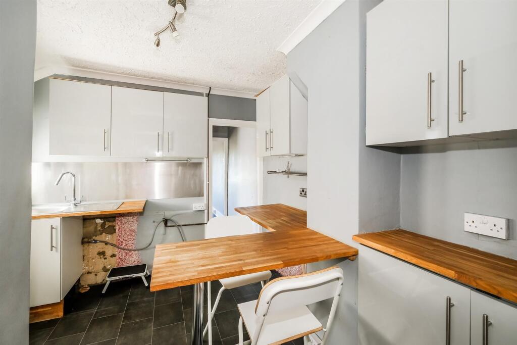 284 Hall Lane-7_web.jpg