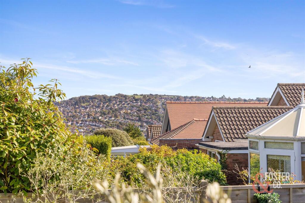 Redhill Close, 9-007.jpg