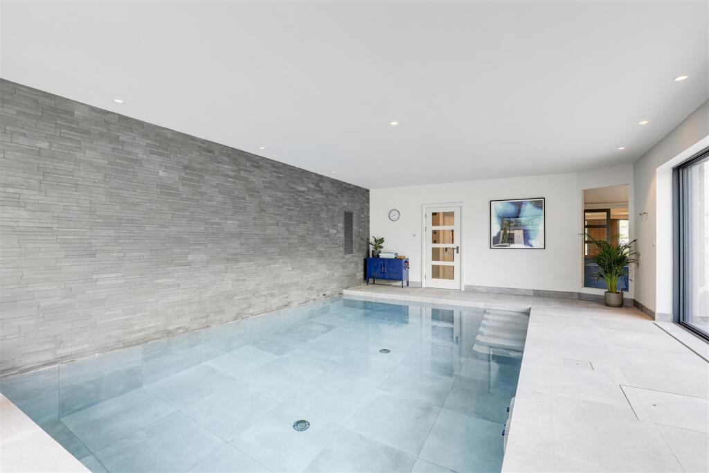 Swimming Pool (1).jpg