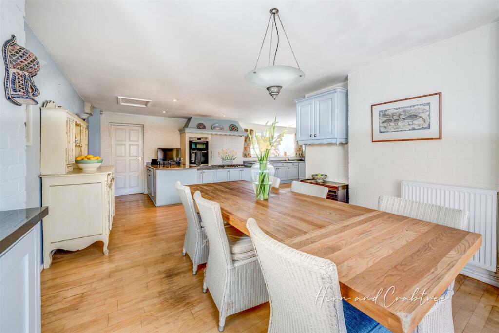 Wellfield Court, Marshfield, HernCrabtree (31).jpg