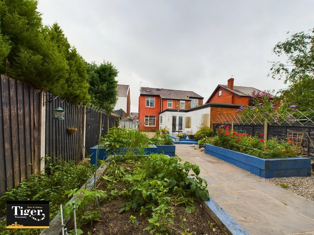 CAM02176G0-PR0279...